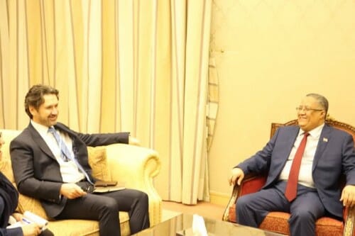 Al-Khobaji meets the British Deputy Ambassador and discusses with him implementing Riyadh Agreement
